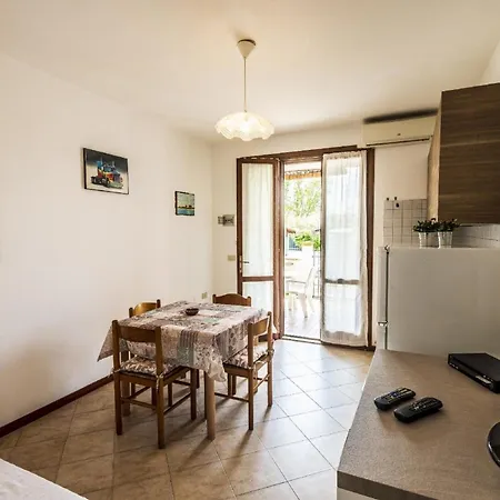 Ferienhaus In Mit Terrasse, Garten Und Grill Сasa de vacaciones *